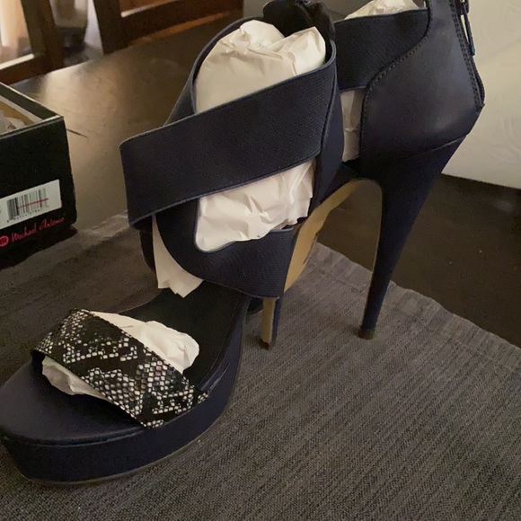 Michael Antonio Hells- Midnight Snake - Picture 3 of 6